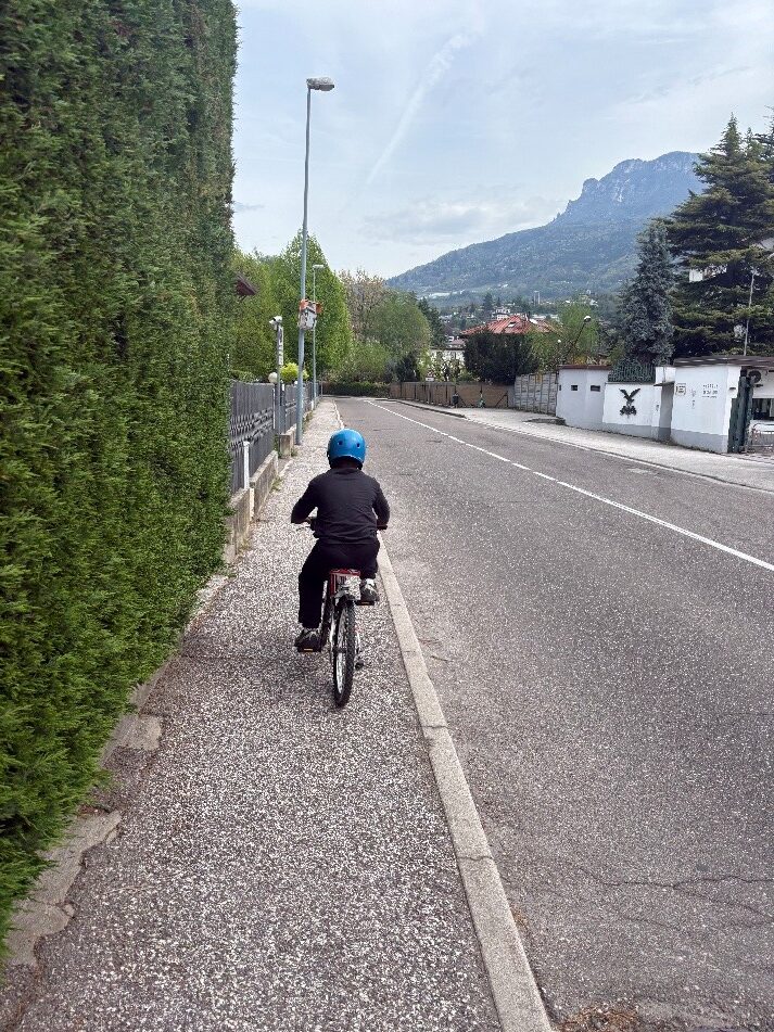 PEDALARE INSIEME: STORIE DI ALLEANZA EDUCATIVA